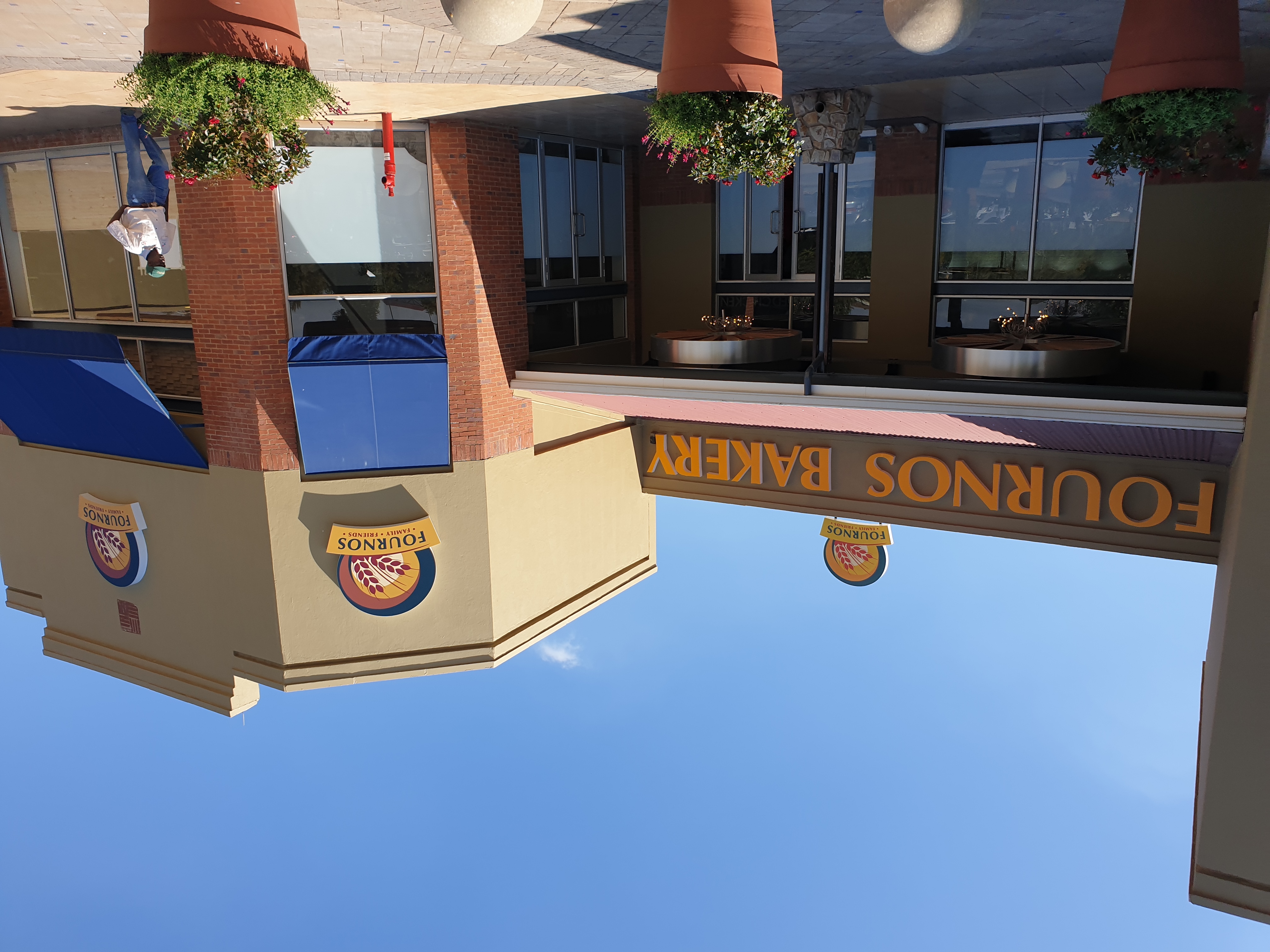 Fournos exterior